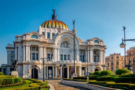 The Palacio de Bellas Artes: A Triumph of Architecture and Artistic Expression!