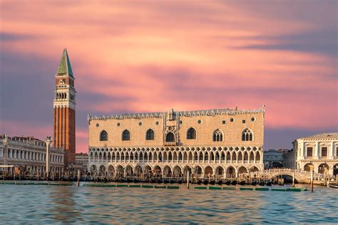  Doge's Palace: Unveiling Venice's Architectural Marvel and Seat of Power